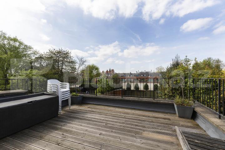 Spacious three double bedroom property with terrace Ferncroft Avenue, Hampstead